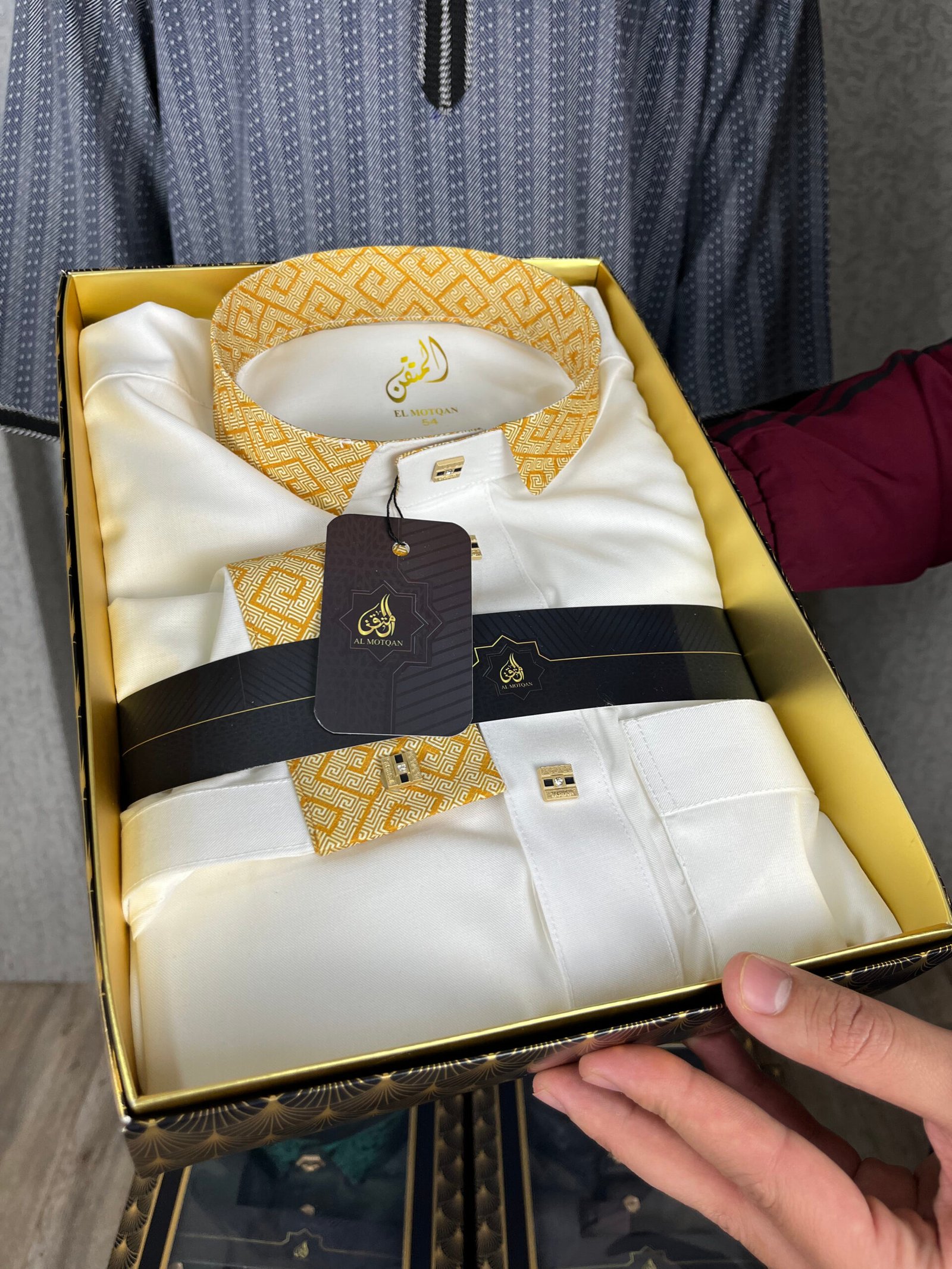 قميص المتقن الابيض الملكي - الصورة 4